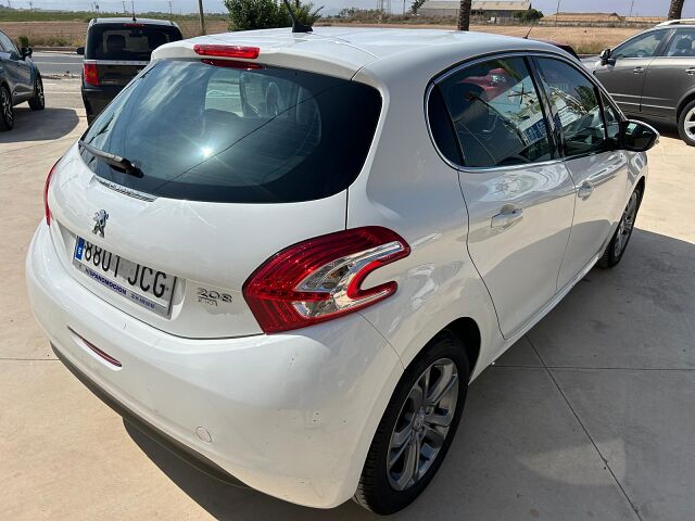 PEUGEOT 208 1.6 HDI ALLURE AUTO SPANISH LHD IN SPAIN 51000 MILES STUNNING 2015